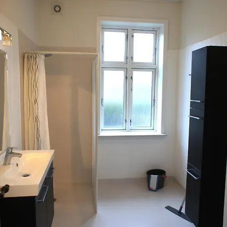 . Finlandsgade 41. First Floor Daire *